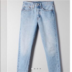 Aritzia Levi’s 501 skinny